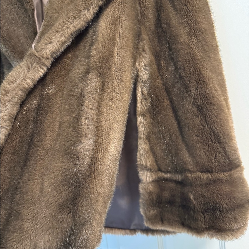 Tissavel of France Brown Faux Fur Cape/Bolero - Picture 4 of 4